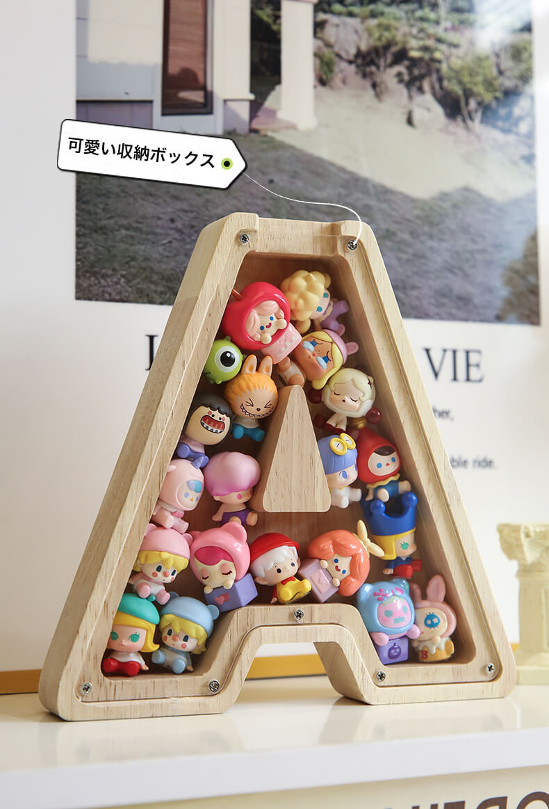 Vitrine en bois Alphabet