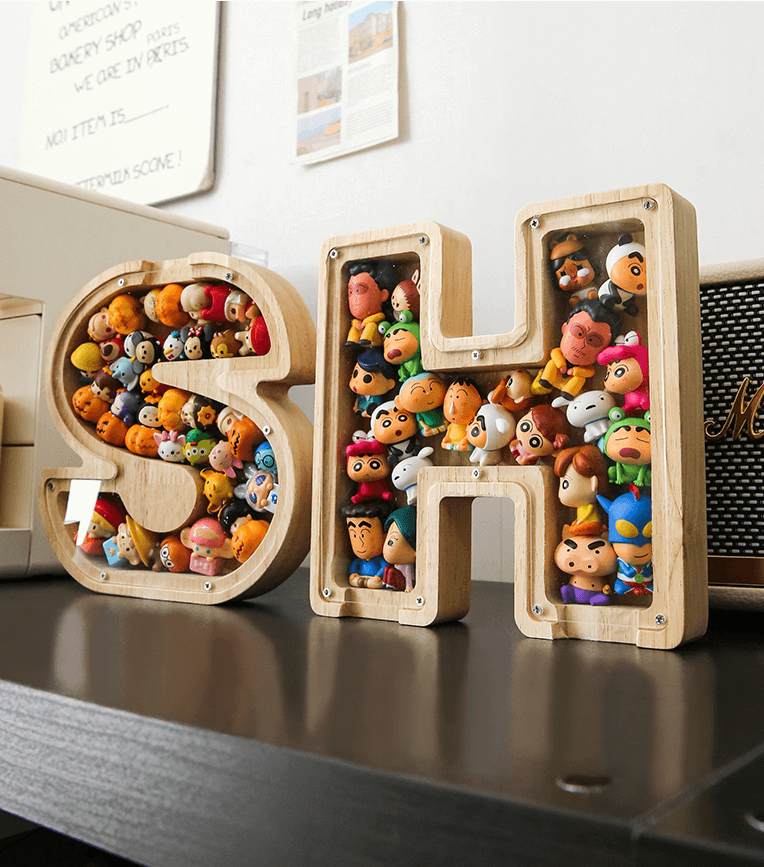 Vitrine en bois Alphabet